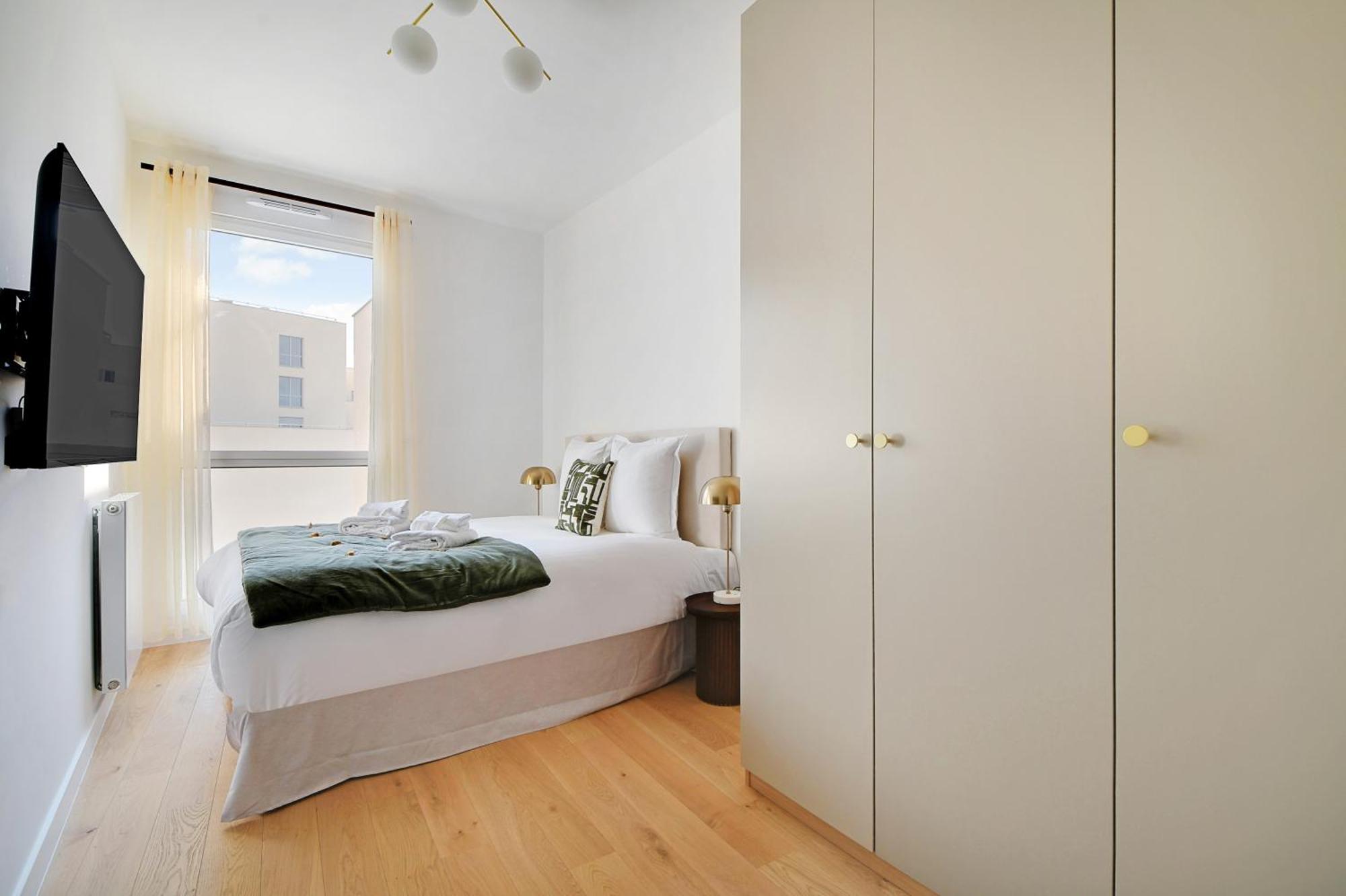 Appartement Pick A Flat's With Terrace In - Boulevard Jean-jaures Clichy